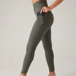 Athleta Salutation Stash Pocket Leggings - M